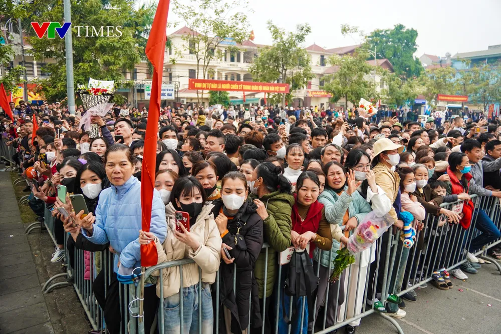 Lễ giao nhận quân 2025 tại Hà Nội: Ngày hội lên đường bảo vệ Tổ quốc - Ảnh 21. Lễ giao nhận quân 2025 tại Hà Nội: Ngày hội lên đường bảo vệ Tổ quốc - Ảnh 21.