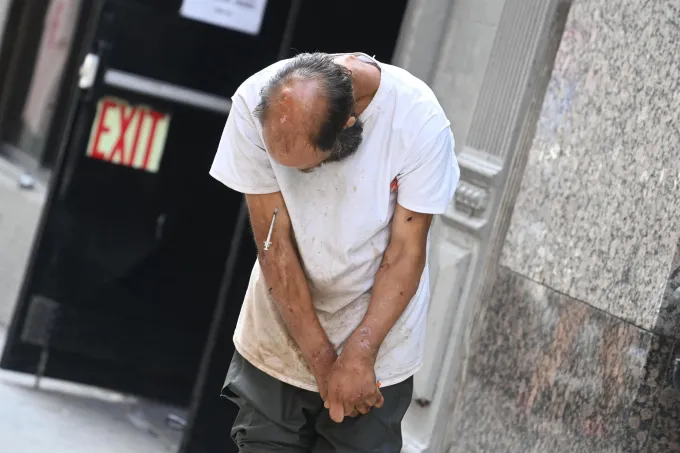 Mỹ tuyên chiến với đại dịch fentanyl - Ảnh 1. Mỹ tuyên chiến với đại dịch fentanyl - Ảnh 1.