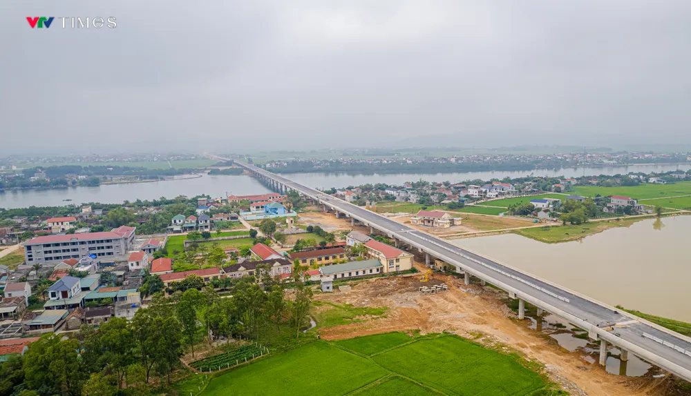 Diện mạo cao tốc Bắc - Nam qua Quảng Bình sau 2 năm thi công - Ảnh 9. Diện mạo cao tốc Bắc - Nam qua Quảng Bình sau 2 năm thi công - Ảnh 9.