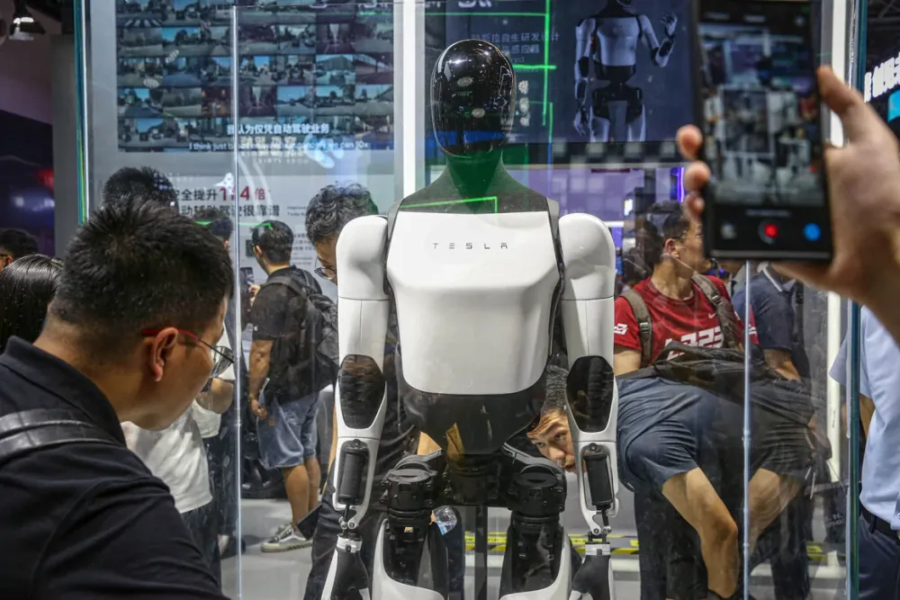 Trung Quốc thách thức Mỹ trong cuộc chơi robot hình người trị giá 10 nghìn tỷ USD - Ảnh 2.