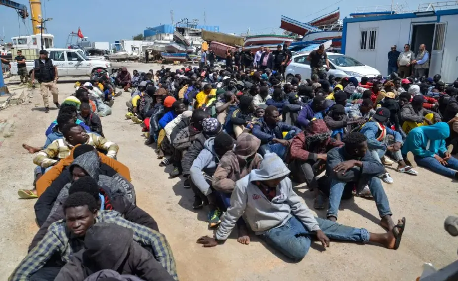 Châu Âu trục xuất người nhập cư bất hợp pháp đến khu vực ...