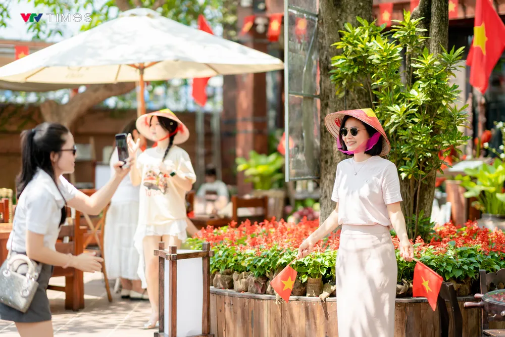 Khi lòng yêu nước hiện lên qua từng khung hình - Ảnh 10. Khi lòng yêu nước hiện lên qua từng khung hình - Ảnh 10.