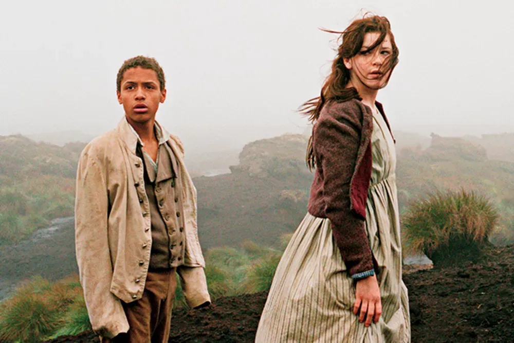 Phim 'Đồi gió hú' phiên bản mới vướng tranh cãi gay gắt về lựa chọn diễn  viên chính