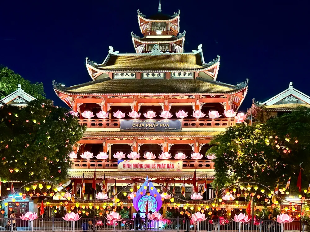 TP Hồ Chí Minh hân hoan chào đón Đại lễ Vesak Liên Hợp Quốc 2025 - Ảnh 1. TP Hồ Chí Minh hân hoan chào đón Đại lễ Vesak Liên Hợp Quốc 2025 - Ảnh 1.
