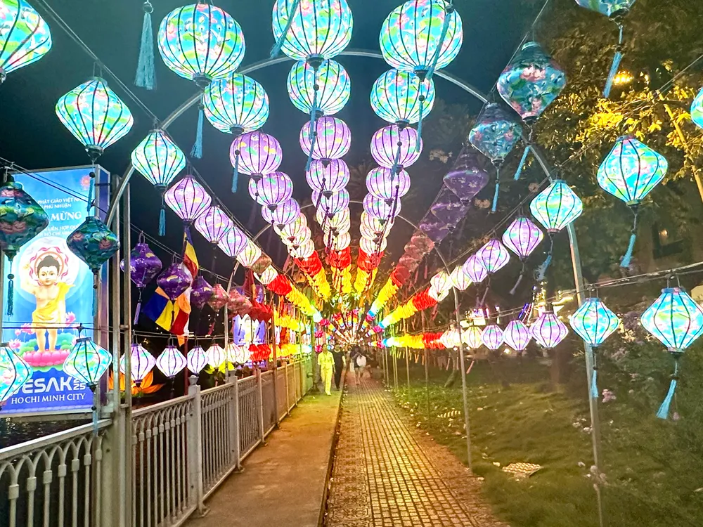 TP Hồ Chí Minh hân hoan chào đón Đại lễ Vesak Liên Hợp Quốc 2025 - Ảnh 7. TP Hồ Chí Minh hân hoan chào đón Đại lễ Vesak Liên Hợp Quốc 2025 - Ảnh 7.