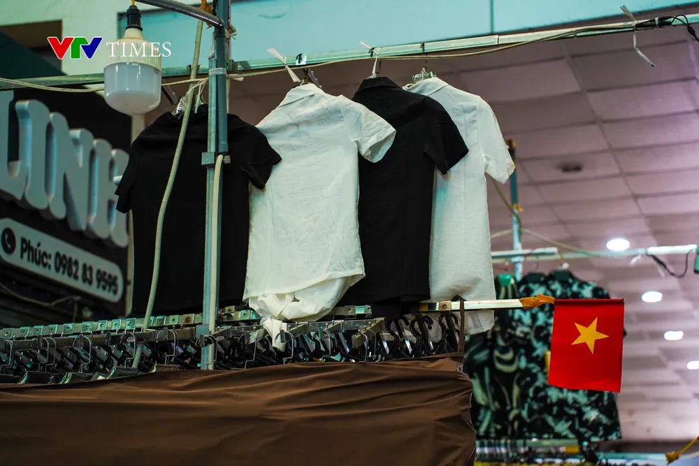 Chợ Ninh Hiệp vắng lặng chưa từng có giữa tháng cao điểm chống hàng giả - Ảnh 9.