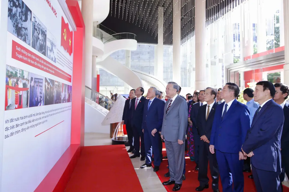 Tổng Bí thư Tô Lâm trao Huân chương Lao động hạng Nhất cho Đài Truyền hình Việt Nam - Ảnh 3.
