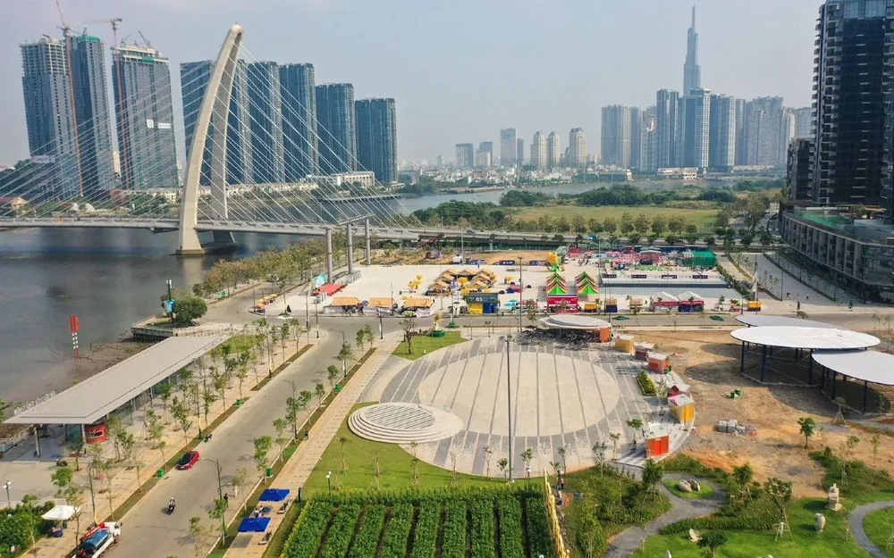 cong-vien-bo-song-sai-gon-1732009640-11707337288038274155205