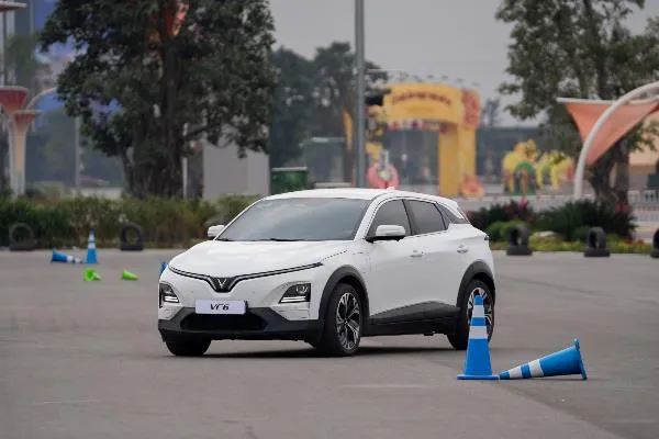 vật liệu chế tạo xe điện - Giá Xe 24H