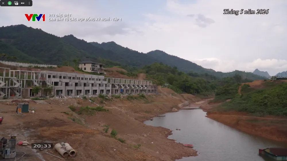 "PTL Bẫy 2 hơn cả sự phản ánh là mở ra một lối thoát cho những người đang mắc kẹt trong chính câu chuyện của mình” - Ảnh 11. "PTL Bẫy 2 hơn cả sự phản ánh là mở ra một lối thoát cho những người đang mắc kẹt trong chính câu chuyện của mình” - Ảnh 12.