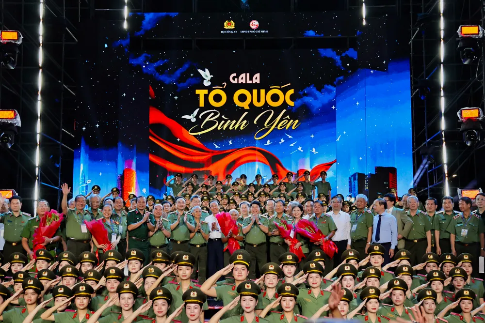 Có một "Tổ quốc bình yên" trong trái tim đồng bào - Ảnh 10.