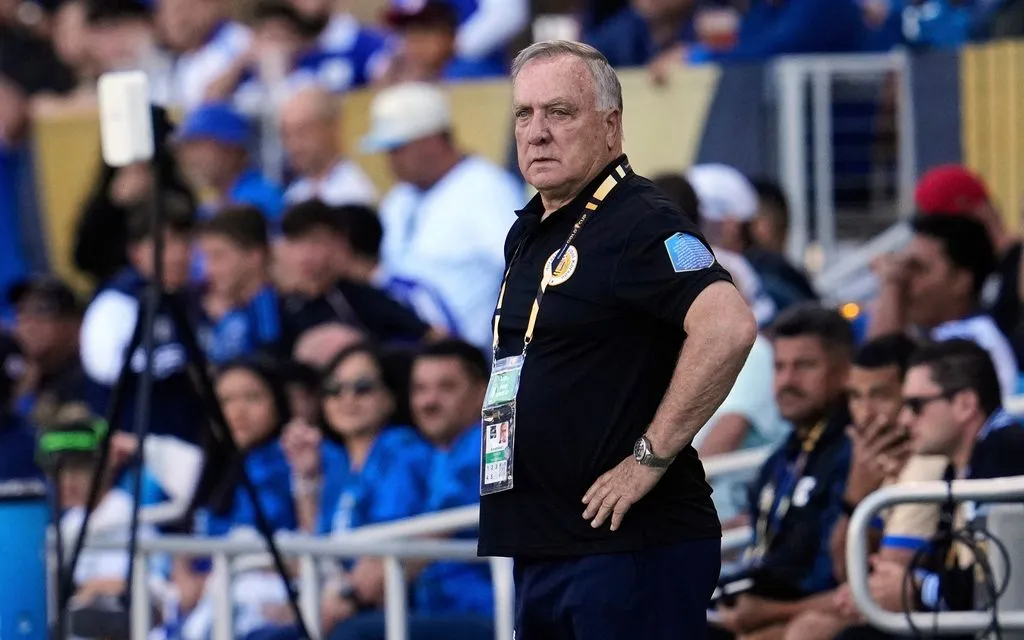 Dick Advocaat và cuộc phiêu lưu cùng Curacao tại FIFA World Cup 2026™ ở tuổi 78
