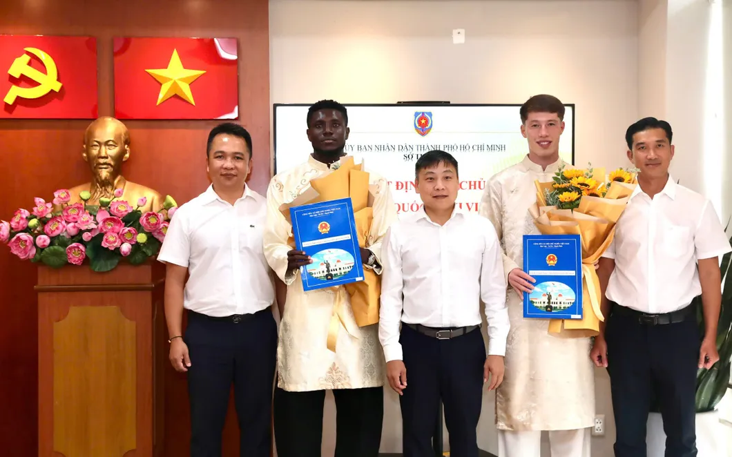 Olaha Mạnh Đức và Williams Minh Hoàng chính thức trở thành công dân Việt Nam