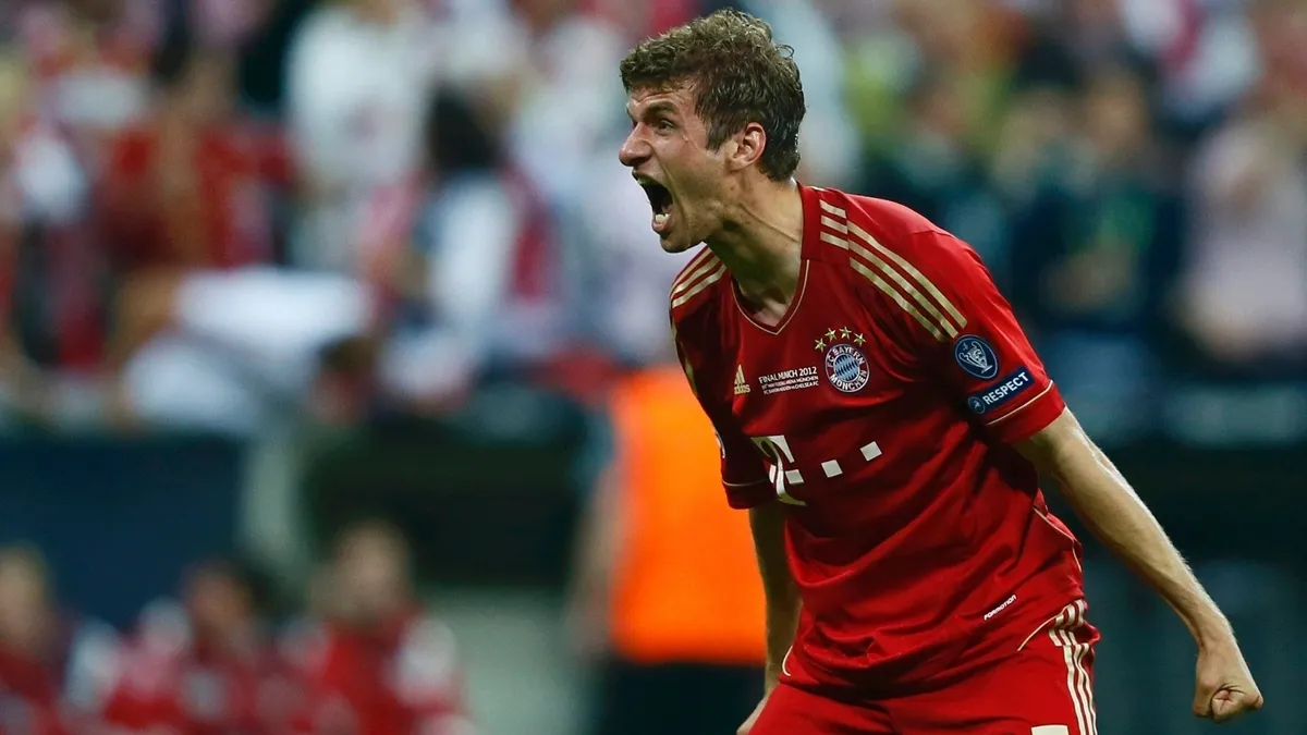 Kỹ thuật, nhanh nhẹn và tinh ranh, Muller chính là chân sút mà Pep Guardiola hài lòng nhất tại Bayern Munich chứ không phải Lewandowski. Kỹ thuật, nhanh nhẹn và tinh ranh, Muller chính là chân sút mà Pep Guardiola hài lòng nhất tại Bayern Munich chứ không phải Lewandowski.