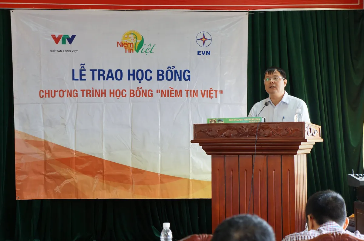 Học bổng Niềm Tin Việt mang hy vọng tới học sinh nghèo tại Hoằng Hóa – Thanh Hóa - Ảnh 4.