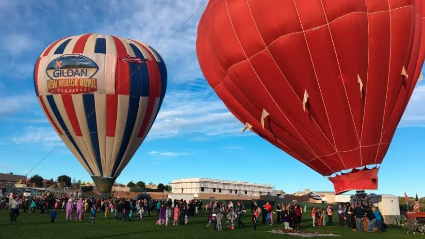 Những hình ảnh đẹp trong lễ hội khinh khí cầu tại New Mexico - Ảnh 1.