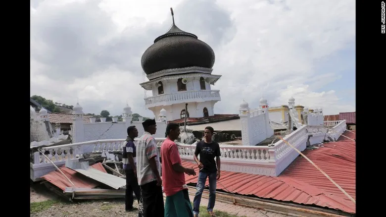 Indonesia: Nhiều khu vực bị tàn phá nặng nề sau trận động đất kinh hoàng - Ảnh 3.