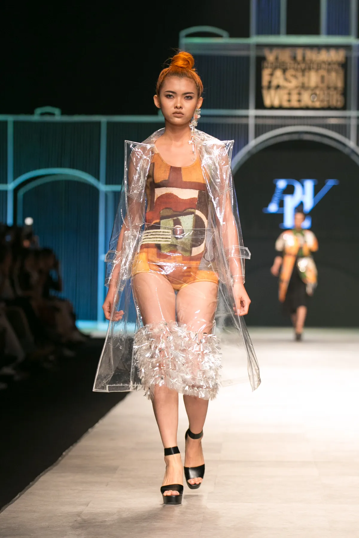 Khi tranh Picaso được mang lên sàn catwalk - Ảnh 16.