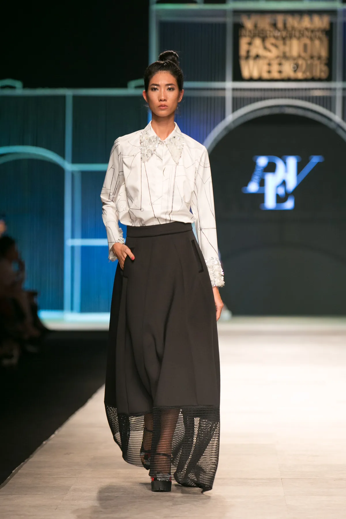 Khi tranh Picaso được mang lên sàn catwalk - Ảnh 17.