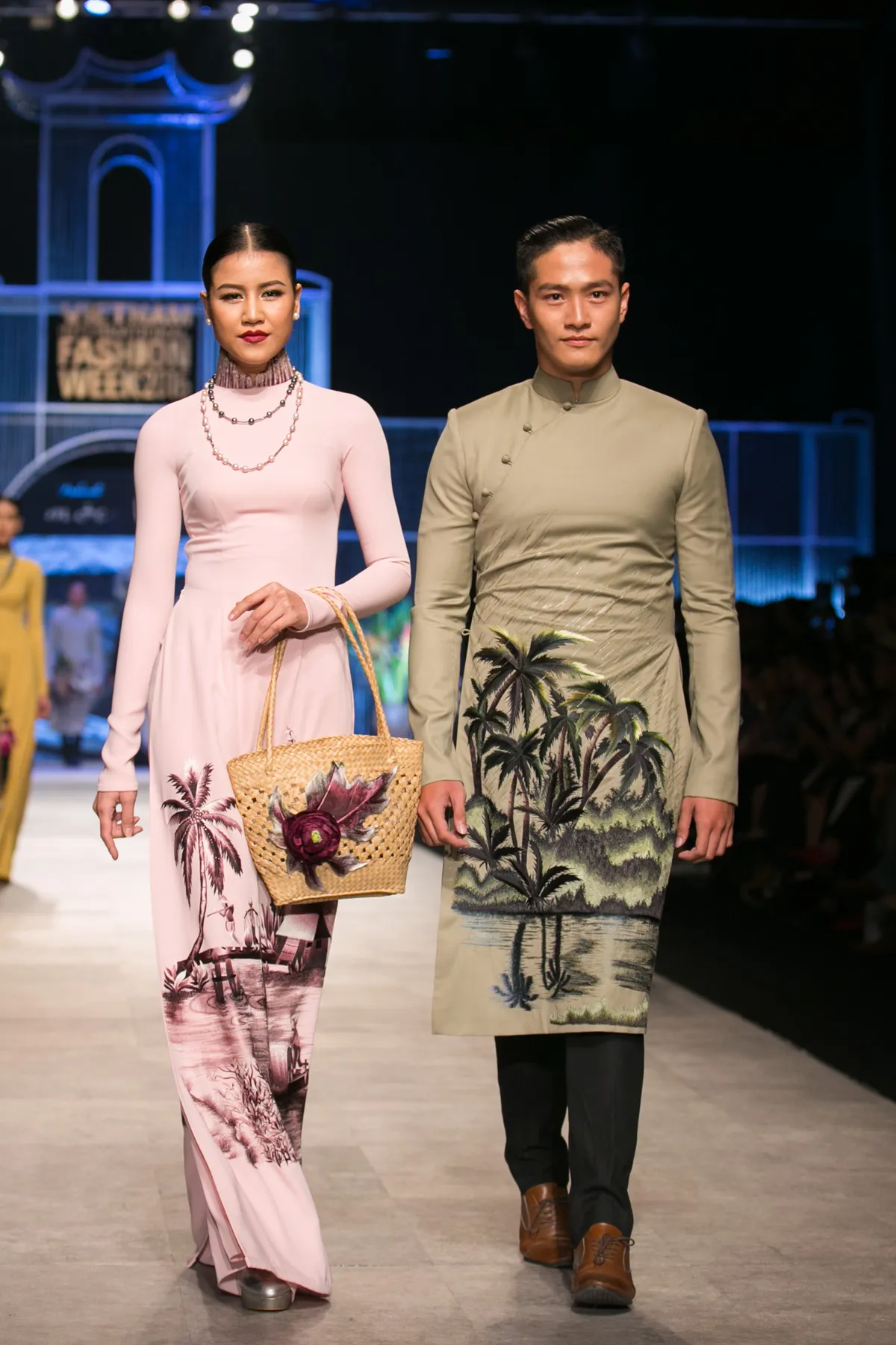 Dấu ấn Việt trên sàn catwalk Tuần lễ thời trang quốc tế Việt Nam Thu - Đông 2016 - Ảnh 5.