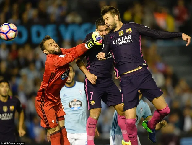 Celta Vigo 4-3 Barcelona: Barca thua sốc Celta Vigo - Ảnh 3.