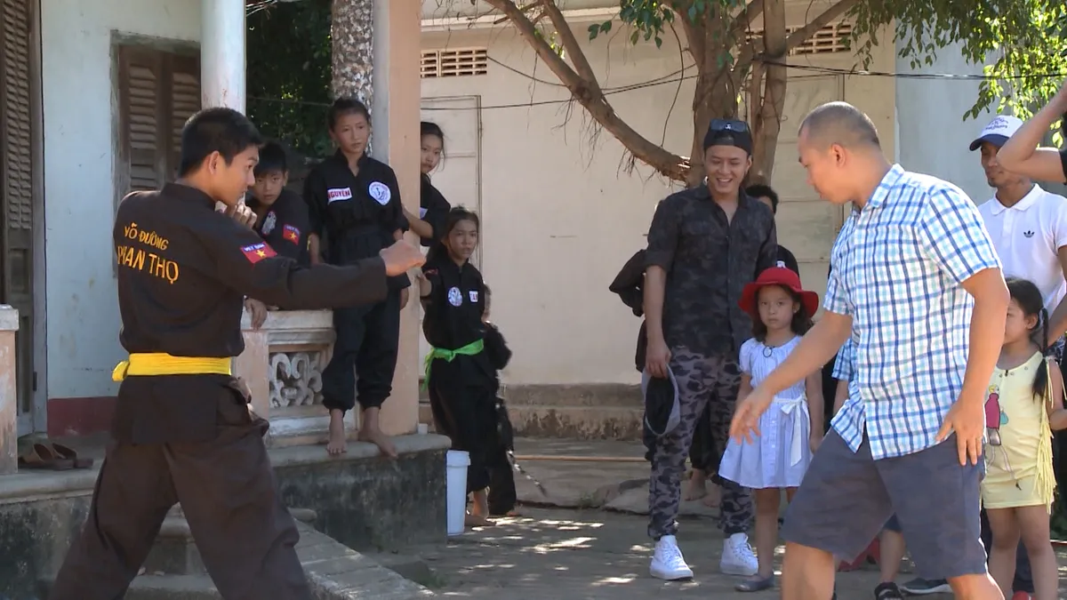 Bố ơi! Mình đi đâu thế? 3: Kỷ niệm khó quên trên mảnh đất võ Bình Định - Ảnh 3.