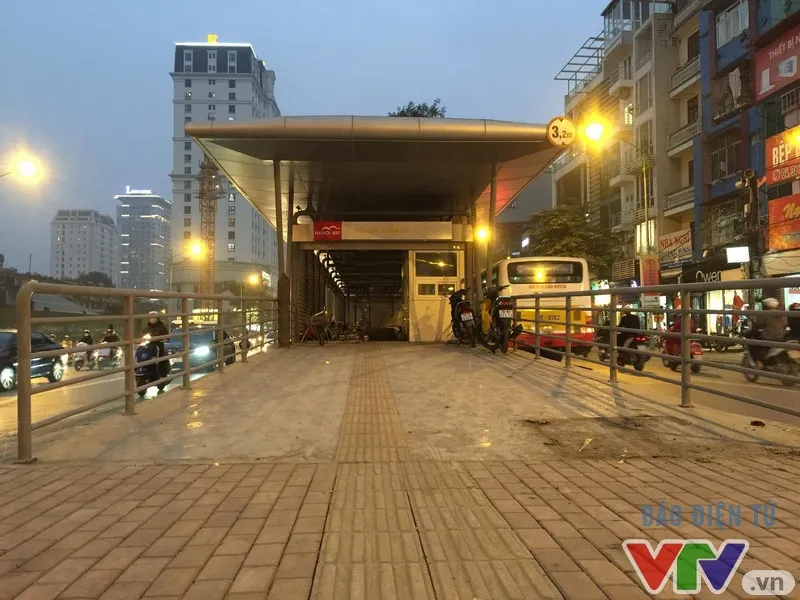 Hướng dẫn chi tiết cách sử dụng xe bus nhanh BRT - Ảnh 4.