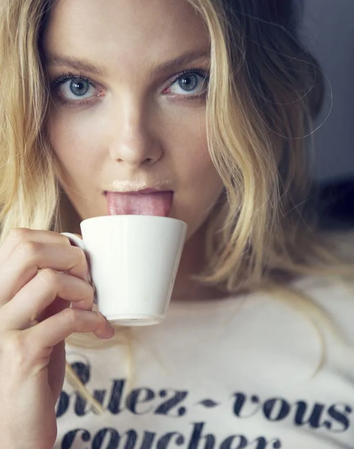 Bỏng mắt với hình ảnh của chân dài Victoria’s Secret trên tạp chí Playboy - Ảnh 3.