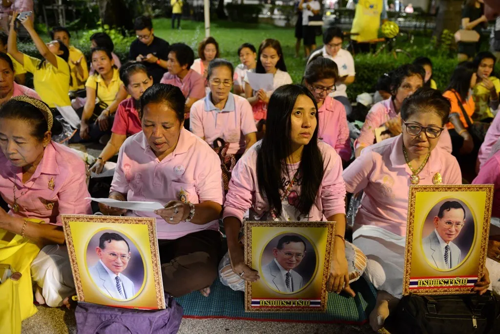 Nhà vua Thái Lan Bhumibol Adulyadej băng hà - Ảnh 1.