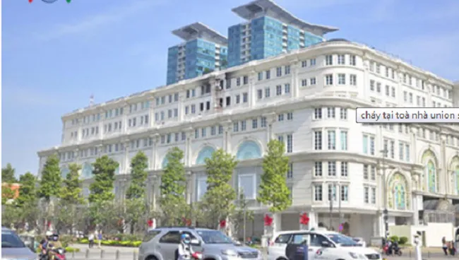 TP.HCM: Cháy tại tòa nhà Union Square trên phố đi bộ Nguyễn Huệ - Ảnh 1.