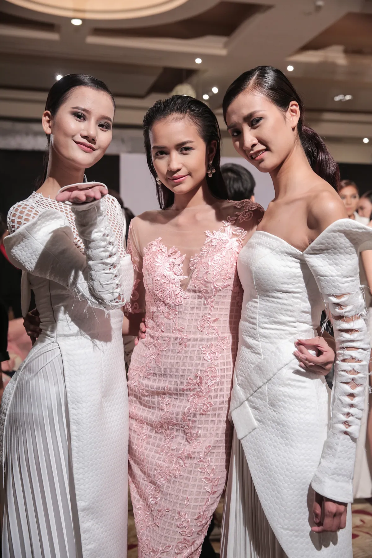 Dàn người mẫu Vietnams Next Top Model nổi bật trên sàn catwalk ngày hội ngộ - Ảnh 19.