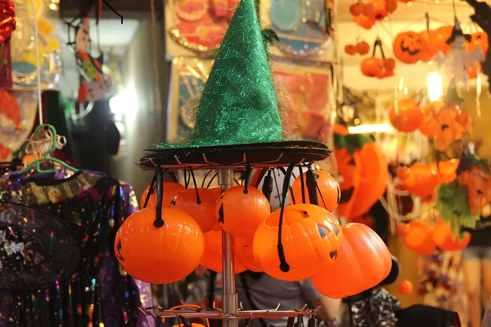 Những địa điểm vui chơi hấp dẫn nhất Hà Nội dịp Halloween 2016 - Ảnh 1.