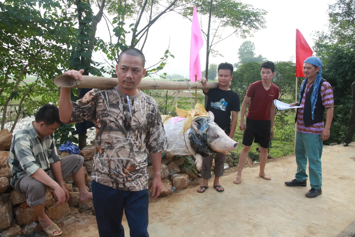 Tết đến, Trung Hiếu, Quang Tèo lại làm đại gia - Ảnh 4.