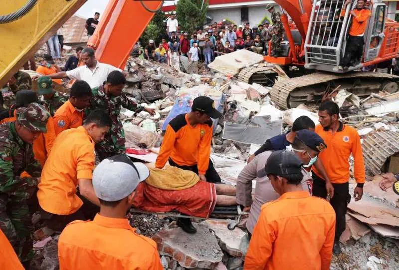 Động đất tại Indonesia gây thiệt hại lớn về người và tài sản - Ảnh 2.