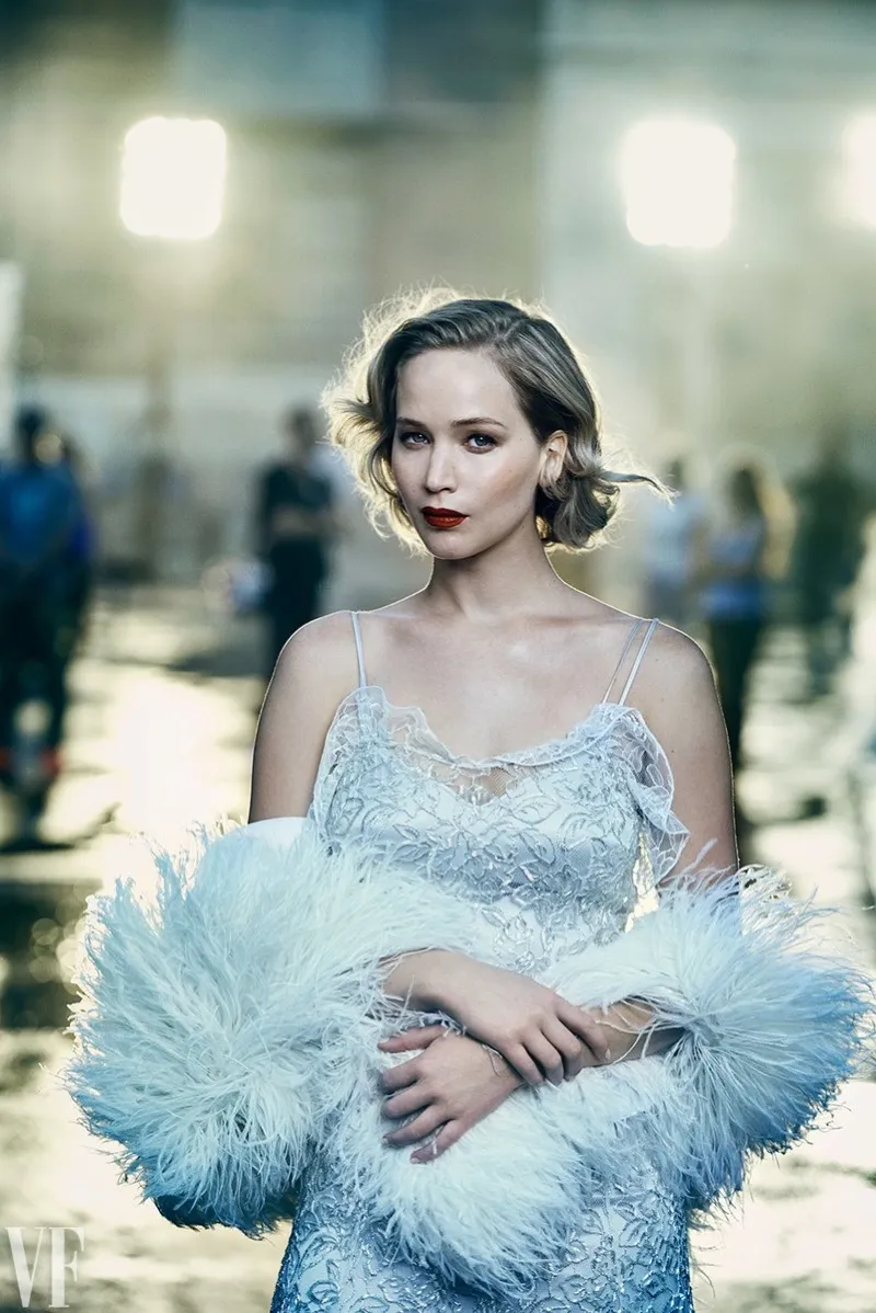 Jennifer Lawrence khoe thân hình hoàn hảo trên Vanity Fair - Ảnh 6.