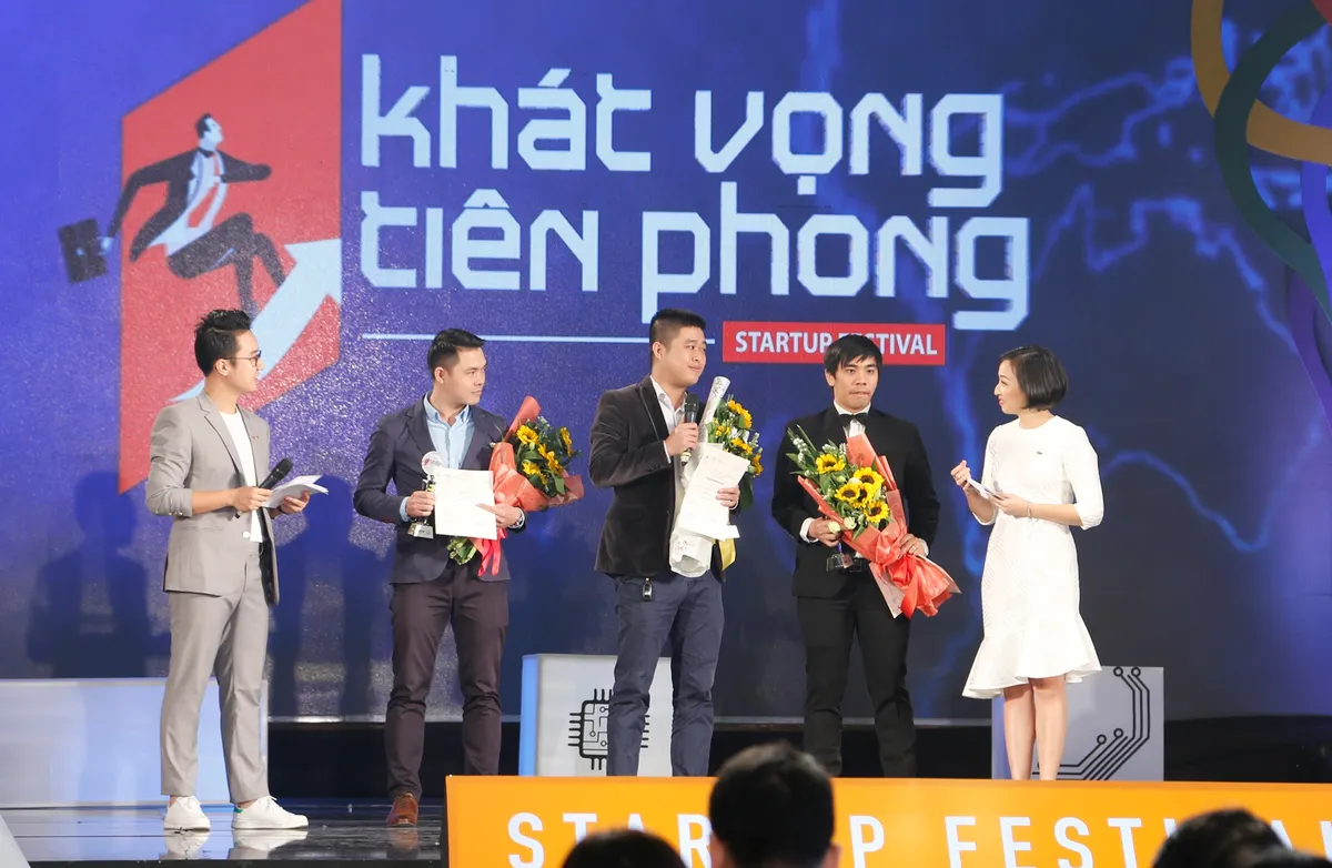 Gala Khát vọng tiên phong: Vinh danh các cá nhân, doanh nghiệp khởi nghiệp tiêu biểu năm 2016 - Ảnh 7.