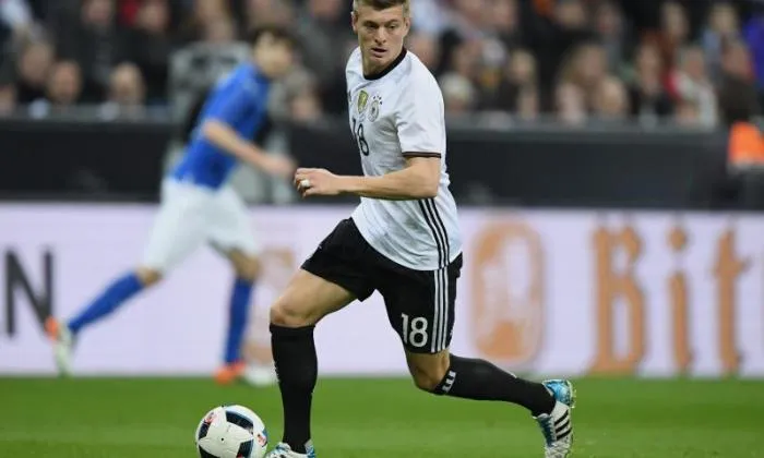 Toni Kroos - Chân chuyền số một của ĐT Đức (Ảnh: AP) Toni Kroos - Chân chuyền số một của ĐT Đức (Ảnh: AP)