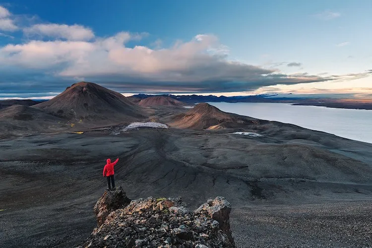 Ấn tượng trước quang cảnh đẹp như tranh vẽ ở Iceland - Ảnh 9.