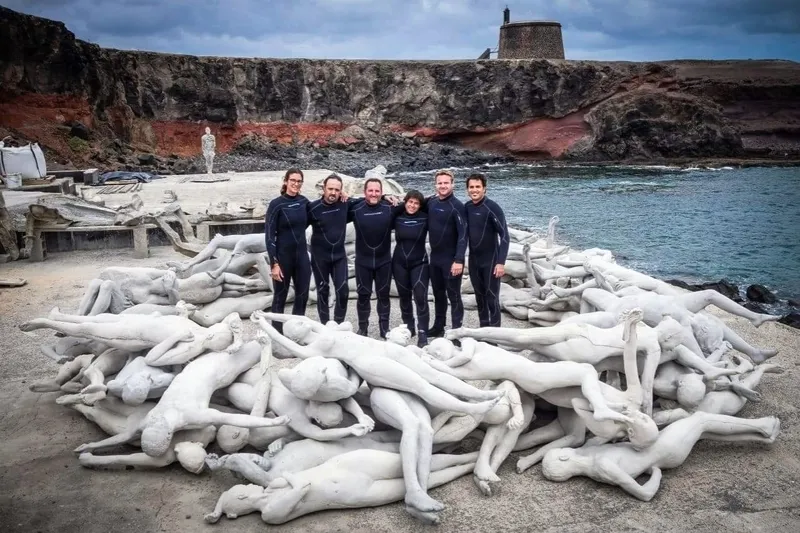 Jason deCaires Taylor - nghệ sĩ điêu khắc của đại dương - Ảnh 1.