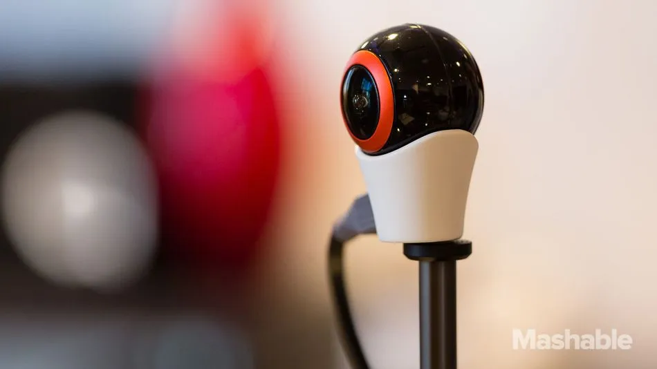 Alcatel tung mẫu camera 360 độ đầu tiên tại IFA 2016 - Ảnh 1.