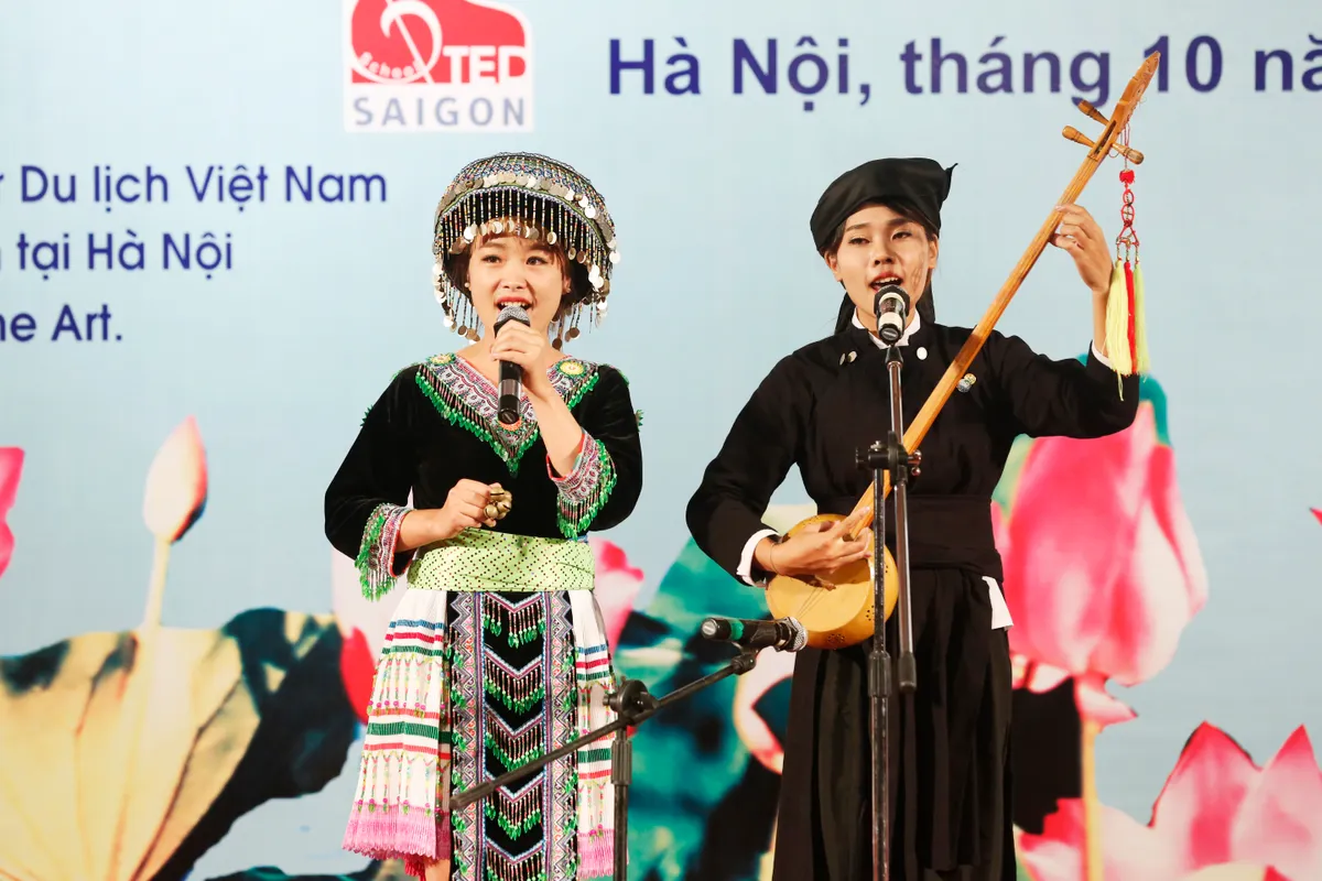 Tuyên dương giáo viên, học sinh, sinh viên, VĐV dân tộc thiểu số tiêu biểu năm 2016 - Ảnh 4.