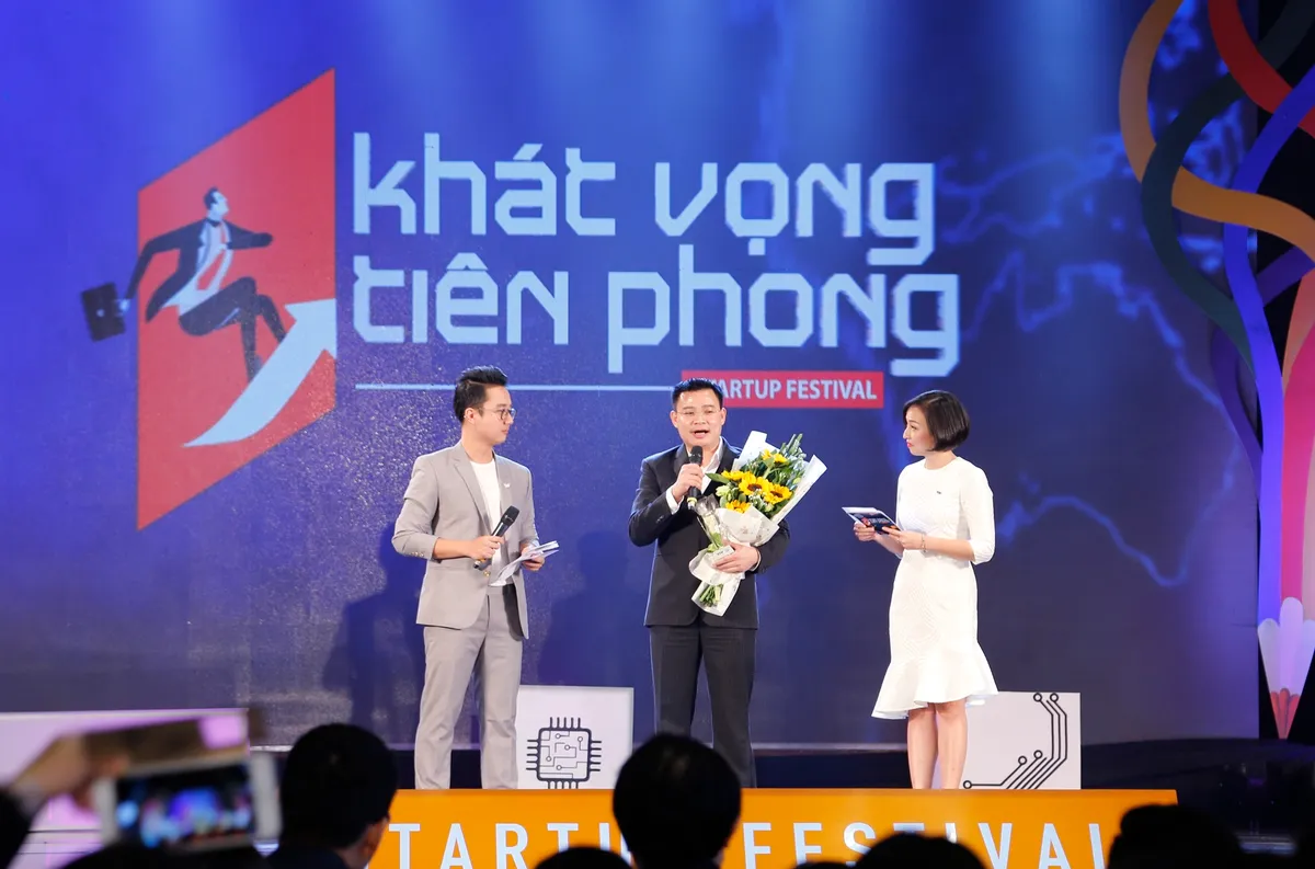 Gala Khát vọng tiên phong: Vinh danh các cá nhân, doanh nghiệp khởi nghiệp tiêu biểu năm 2016 - Ảnh 9.