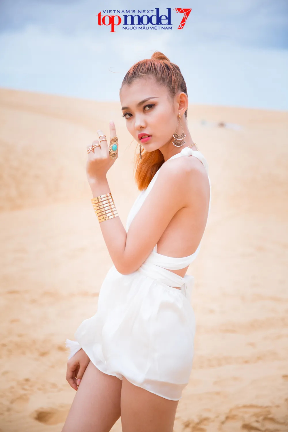 Chân dài Next Top Model 2016 nóng bỏng trên đồi cát Phan Thiết - Ảnh 9.