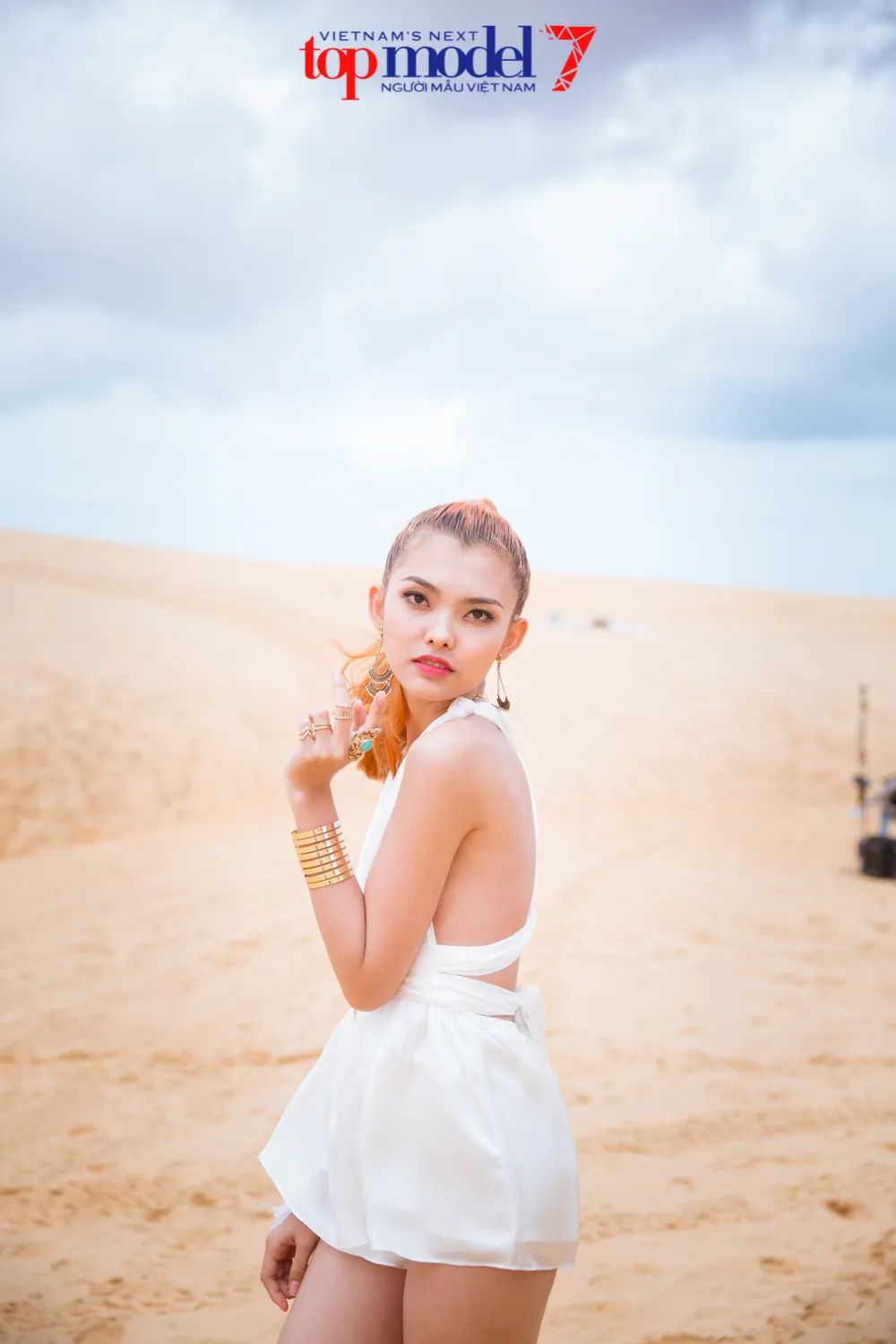 Chân dài Next Top Model 2016 nóng bỏng trên đồi cát Phan Thiết - Ảnh 10.