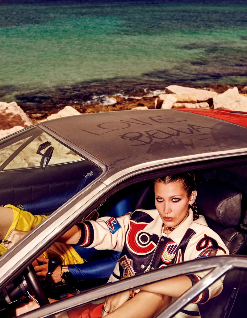 Bella Hadid khoe dáng cá tính bên trai đẹp - Ảnh 8.