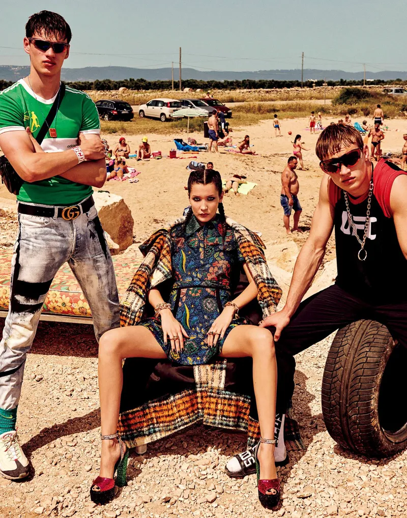 Bella Hadid khoe dáng cá tính bên trai đẹp - Ảnh 4.