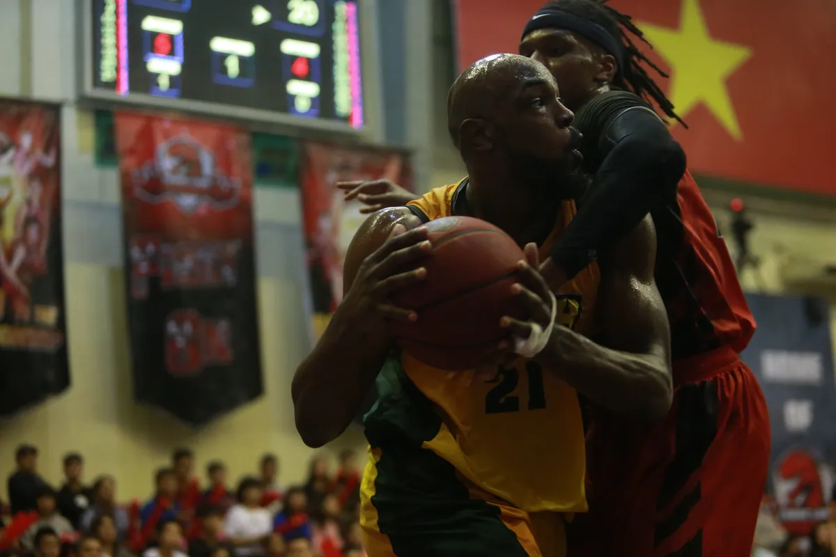 Game 1 - Chung kết VBA 2017: Lợi thế tạm nghiêng về Cantho Catfish - Ảnh 1. Game 1 - Chung kết VBA 2017: Lợi thế tạm nghiêng về Cantho Catfish - Ảnh 1.