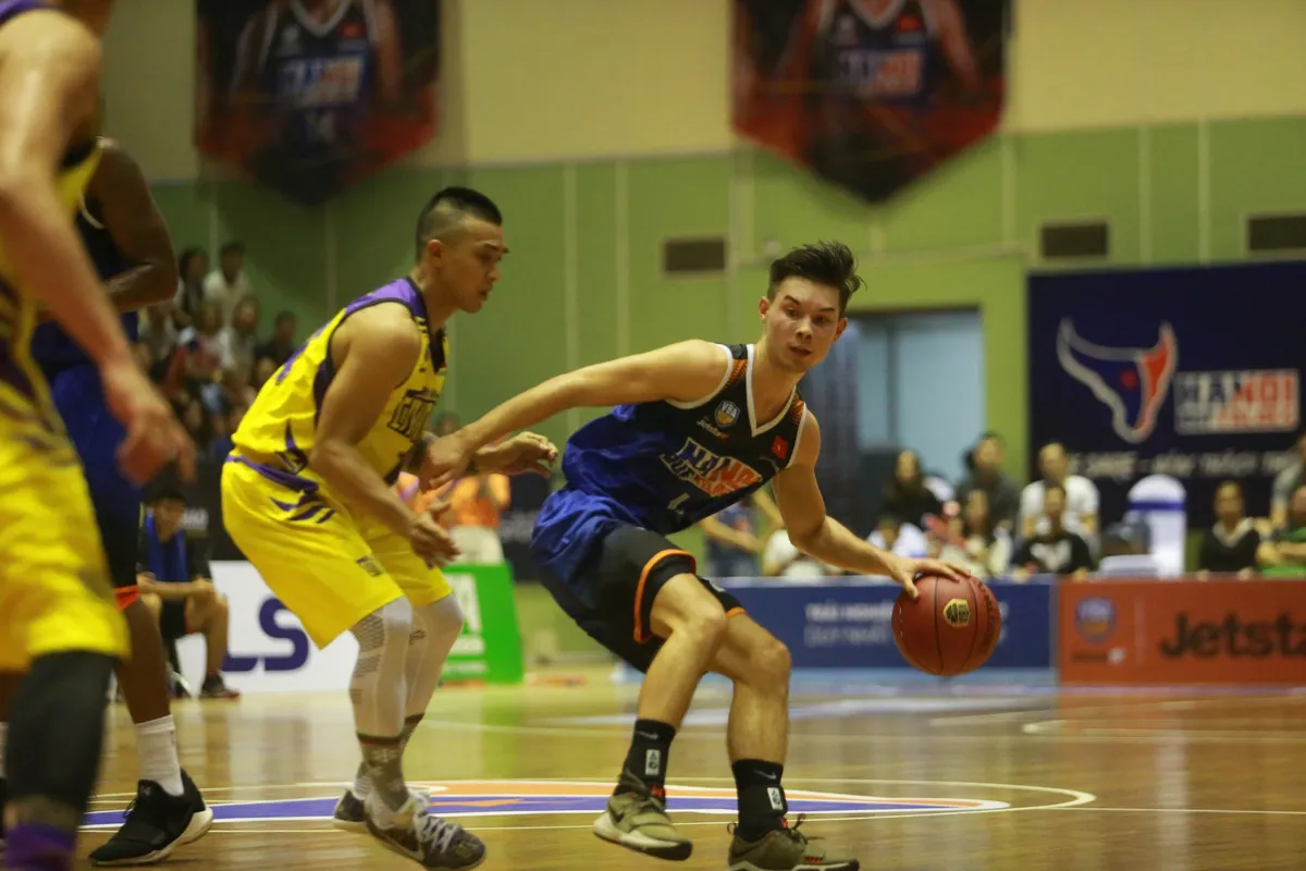 VBA 2017: Suất play-off cuối cùng gọi tên Hanoi Buffaloes - Ảnh 1. VBA 2017: Suất play-off cuối cùng gọi tên Hanoi Buffaloes - Ảnh 1.