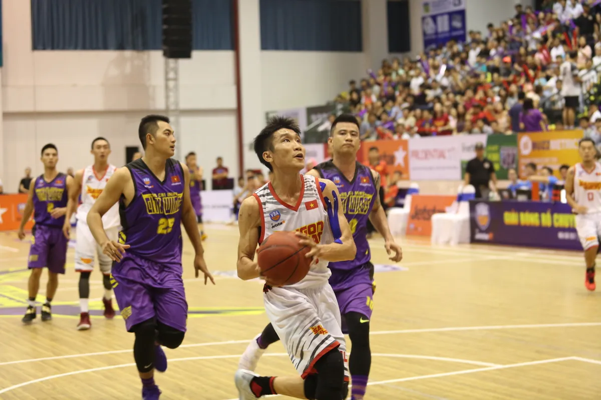 VBA 2017: Saigon Heat vượt trội đội chủ nhà - Ảnh 1. VBA 2017: Saigon Heat vượt trội đội chủ nhà - Ảnh 1.