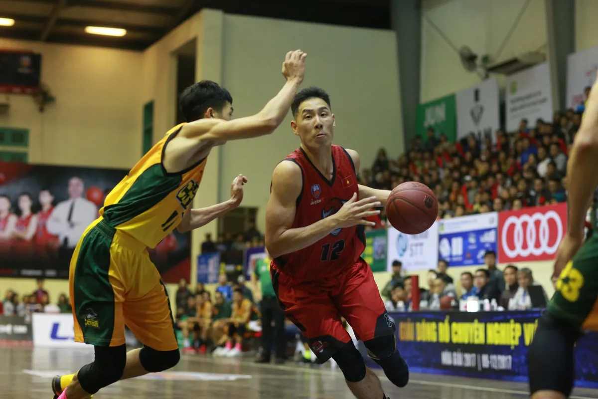 Game 2 - Chung kết VBA 2017: Thang Long Warriors tái lập thế cân bằng - Ảnh 3. Game 2 - Chung kết VBA 2017: Thang Long Warriors tái lập thế cân bằng - Ảnh 3.